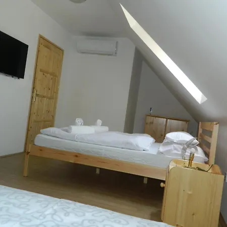 Familia-pelso Apartmanhaz * Zamárdi