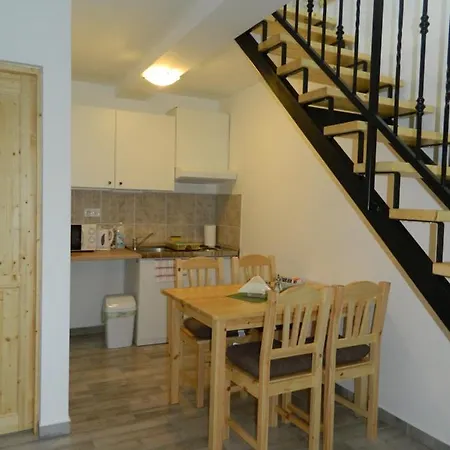 Apartment Familia-pelso Apartmanhaz