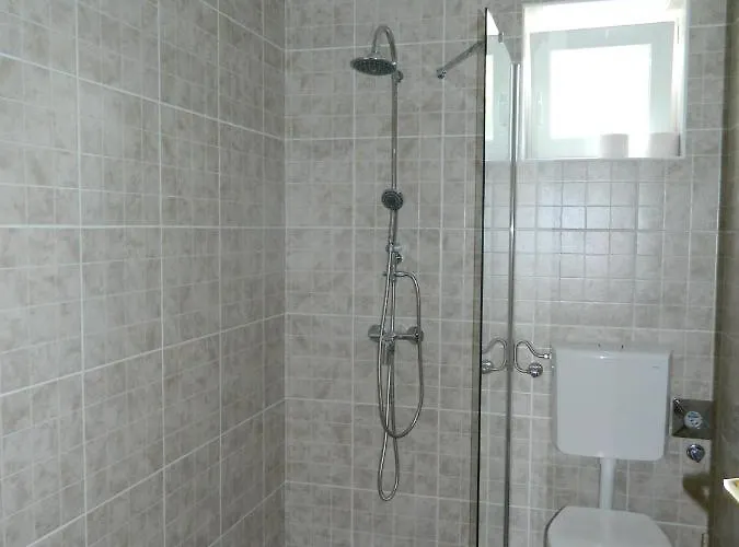 Familia-pelso Apartmanhaz アパート