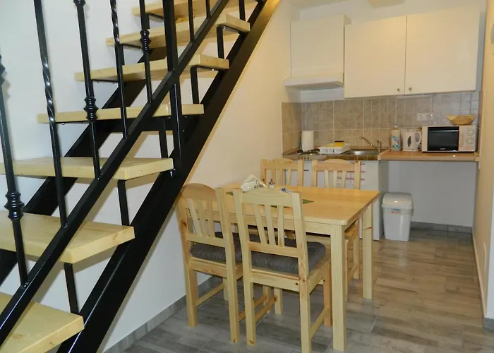 Familia-pelso Apartmanhaz *